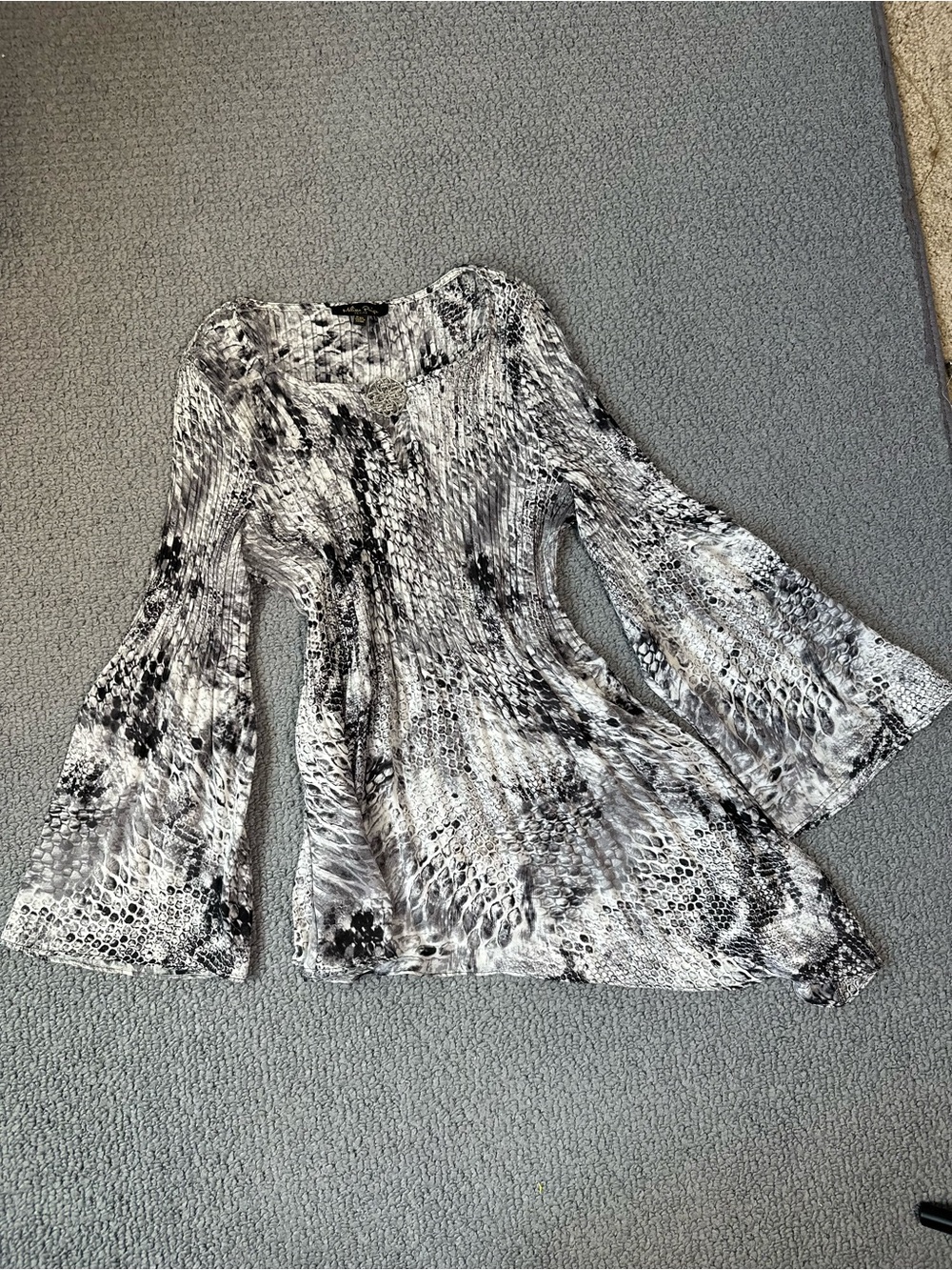 Women’s Black & White Print Bell Sleeve Top